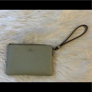 Coach wristlet green
